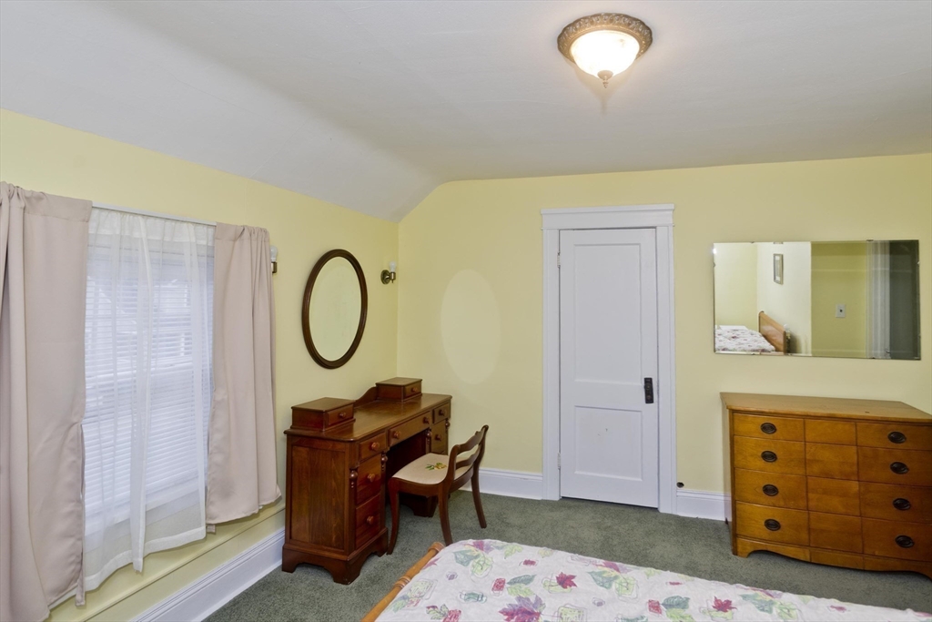 44 Meredith Street Springfield, MA 01108 - Photo 31 of 41