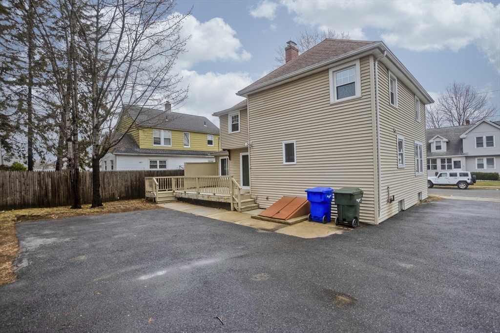 44 Meredith Street Springfield, MA 01108 - Photo 6 of 41