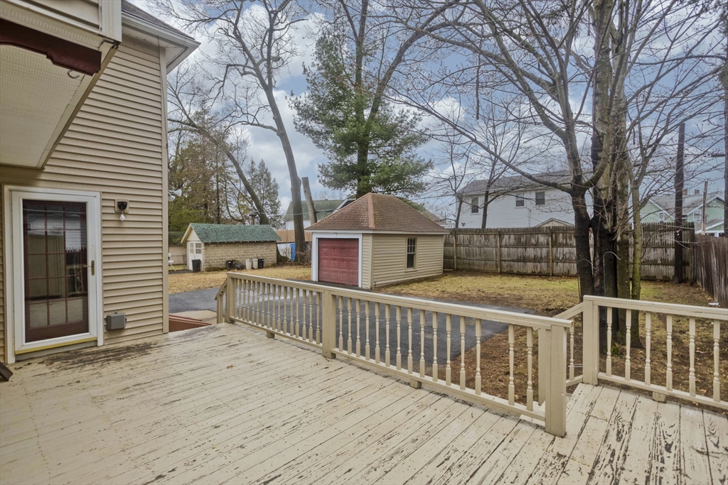 44 Meredith Street Springfield, MA 01108 - Photo 7 of 41