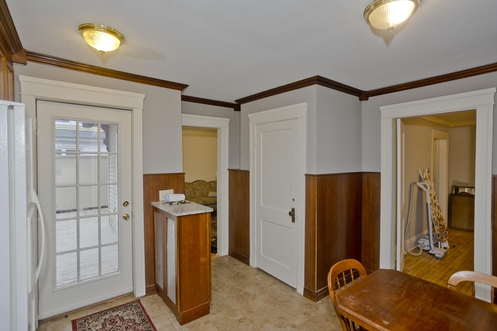 44 Meredith Street Springfield, MA 01108 - Photo 10 of 41