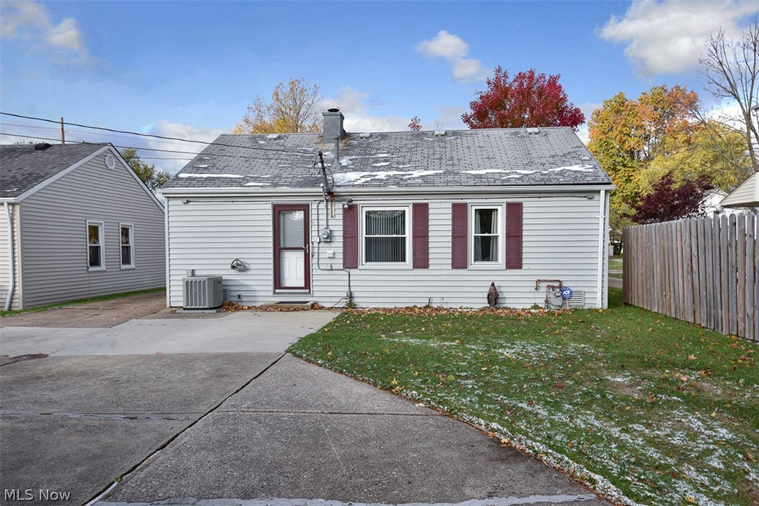 1663 Crestwood Road Cleveland, OH 44124 - Photo 17 of 19 Gallery Image 17