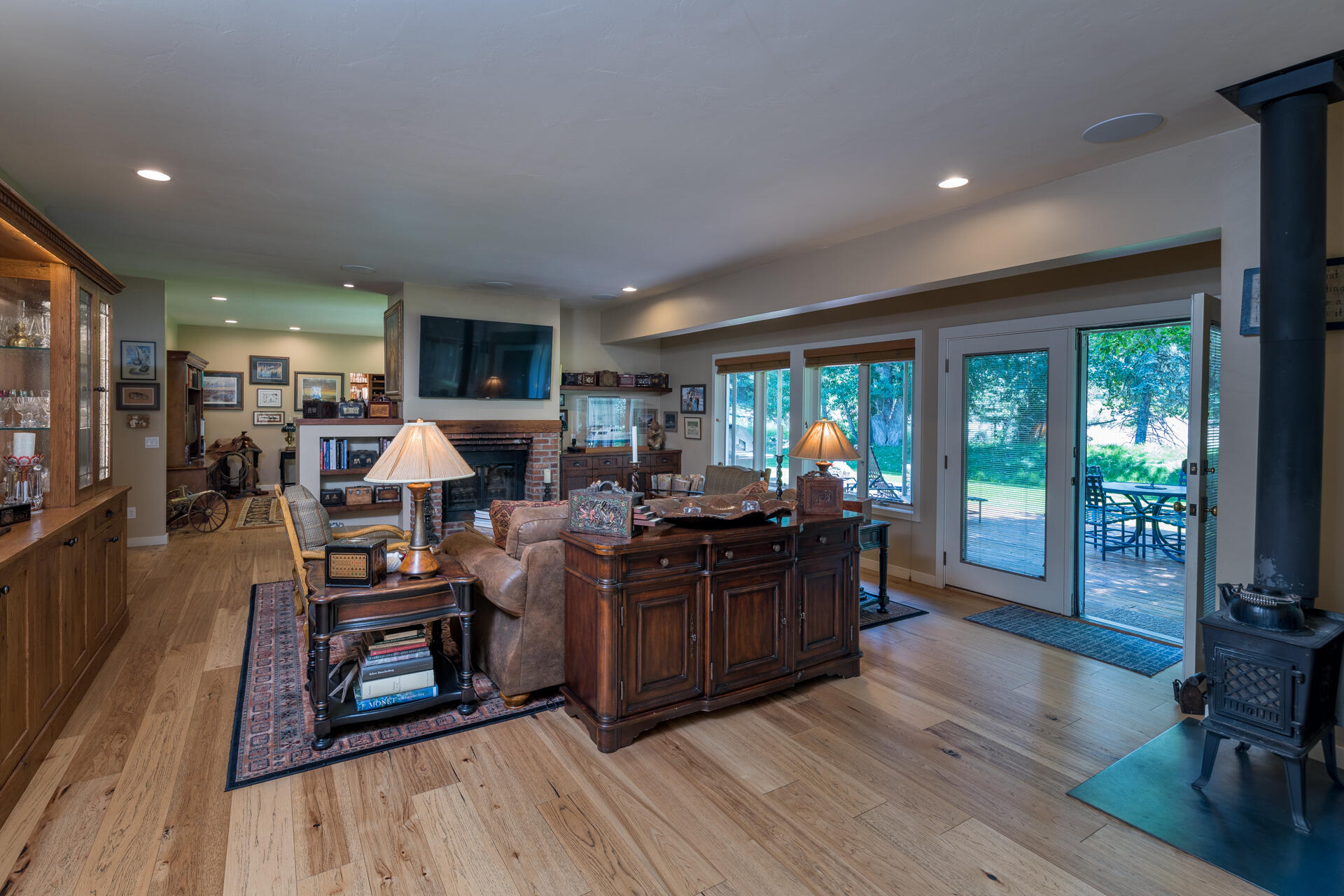 102 Willow Road Hailey, ID 83333 - Photo 22 of 38 Great room from dining room to deck
