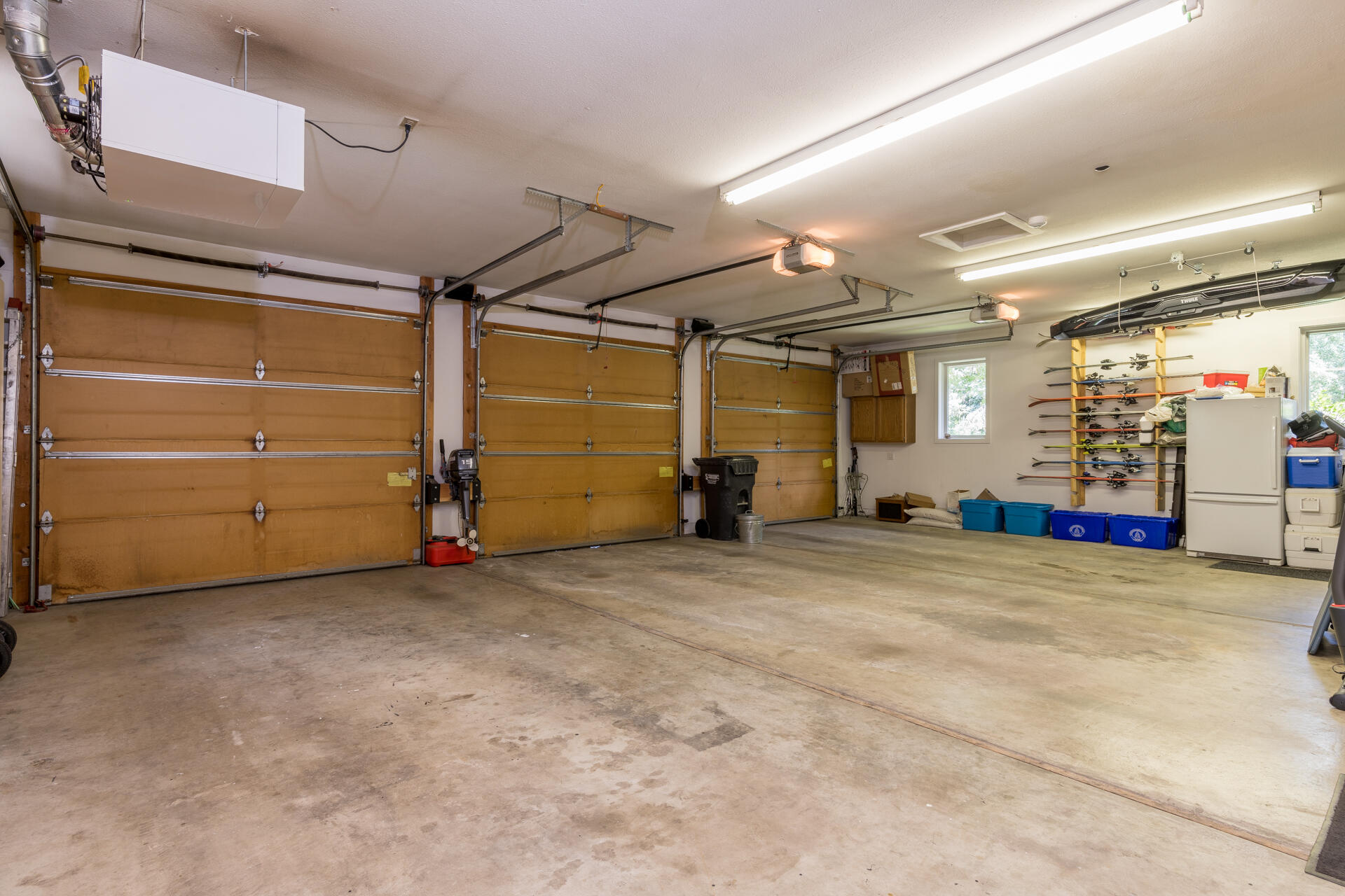 102 Willow Road Hailey, ID 83333 - Photo 31 of 38 3 bay doors into garage