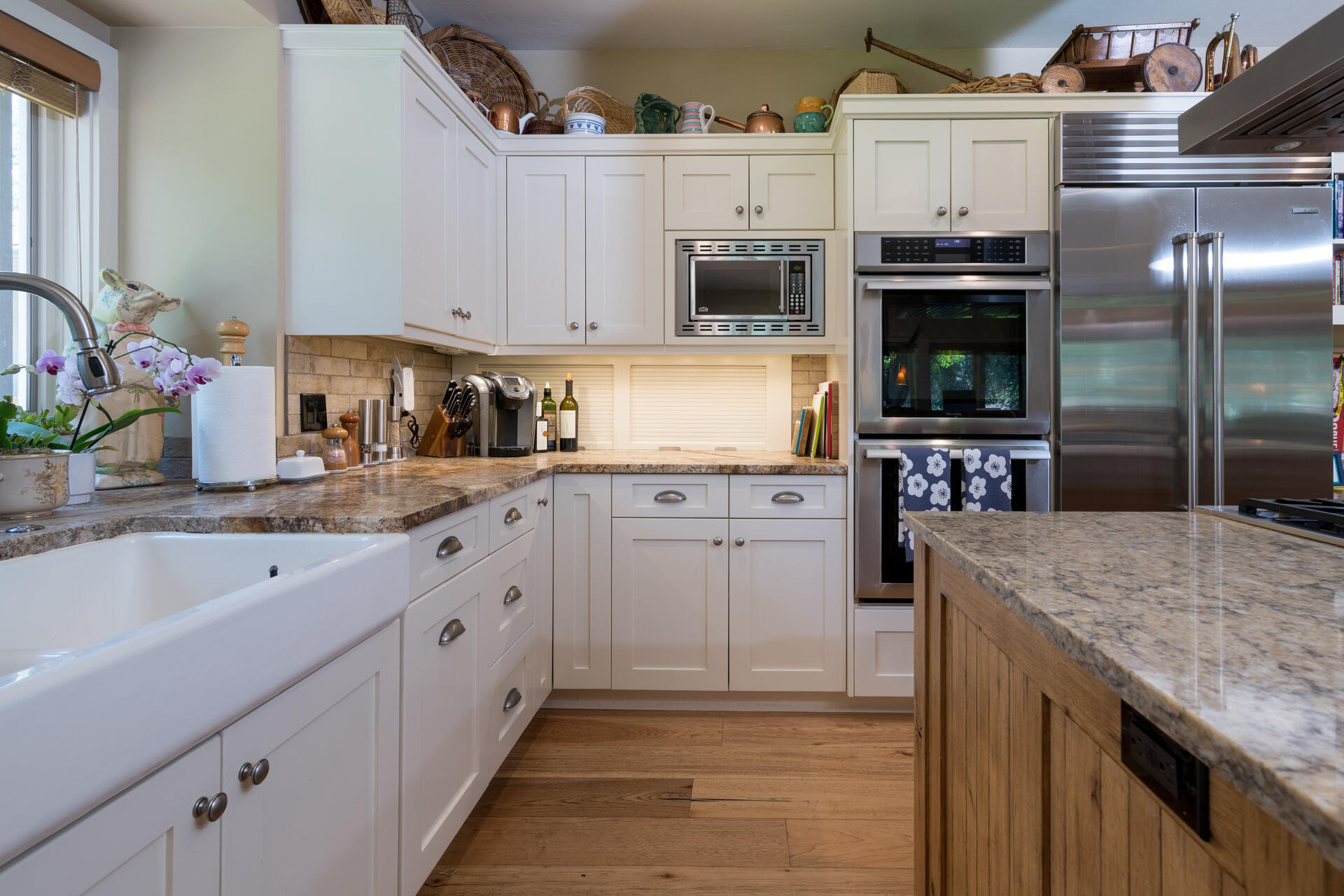 102 Willow Road Hailey, ID 83333 - Photo 7 of 38 built in ovens and microwave