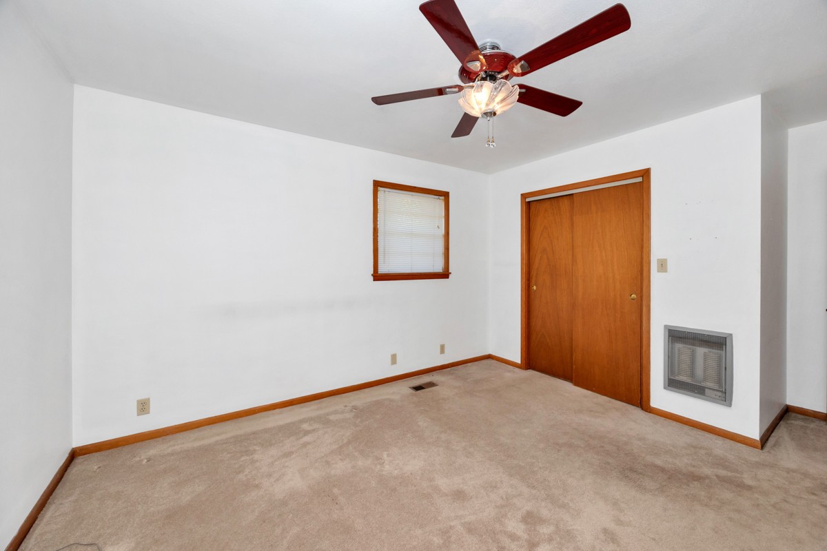 40 Blanche Road Taft, TN 38488 - Photo 20 of 38 an empty room with closet and fan