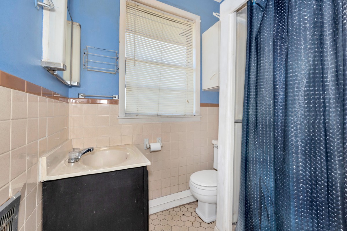 40 Blanche Road Taft, TN 38488 - Photo 31 of 38 a bathroom with a sink toilet and shower