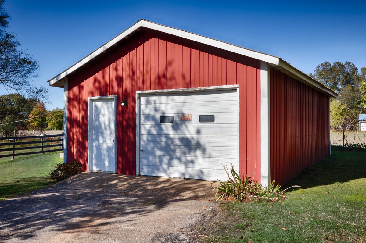 40 Blanche Road Taft, TN 38488 - Photo 33 of 38 a front view of house with yard