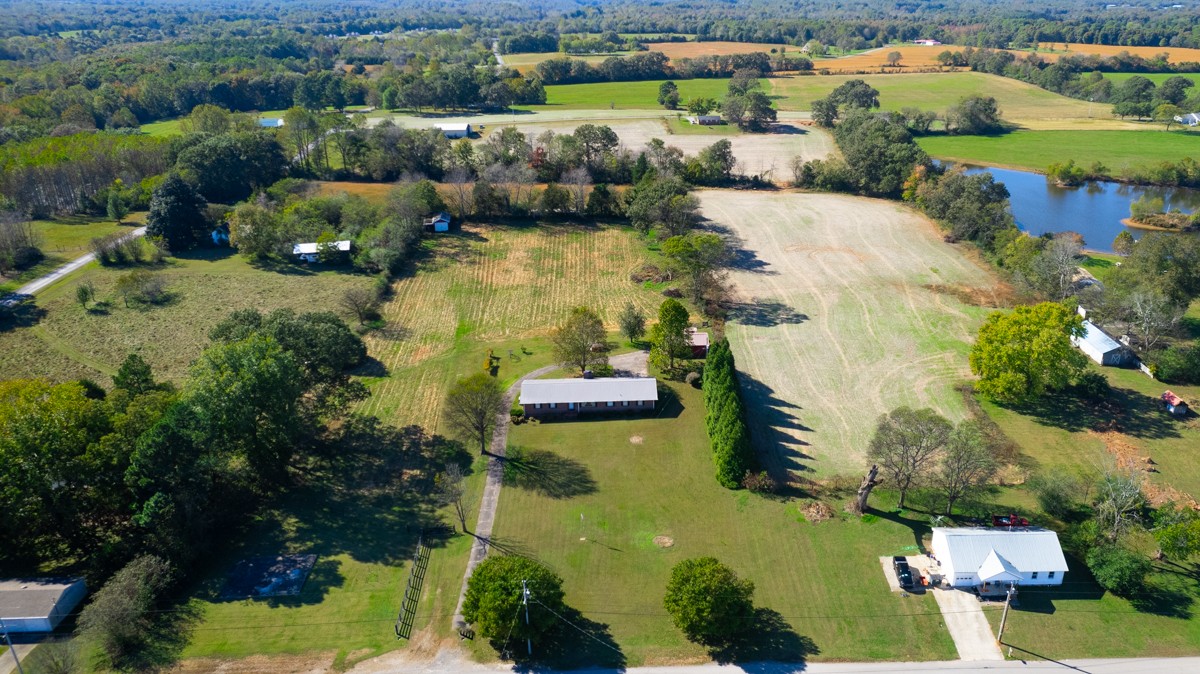 40 Blanche Road Taft, TN 38488 - Photo 37 of 38 an aerial view of a houses with yard