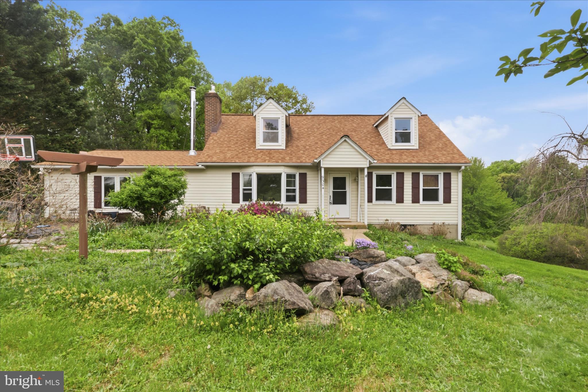 9304 Liberty Court Frederick, MD 21701 - Photo 2 of 49 front view of a house with a yard
