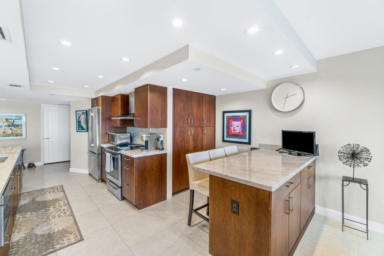 4301 North Ocean Boulevard, Unit A 1502 Boca Raton, FL 33431 - Photo 12 of 37 016-4301NorthOceanBoulevard-UnitA1502-Bo