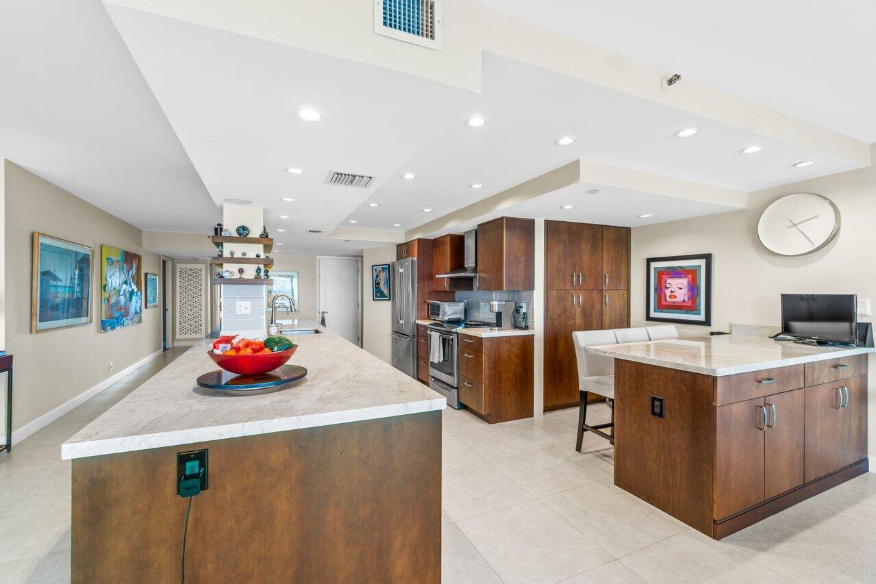 4301 North Ocean Boulevard, Unit A 1502 Boca Raton, FL 33431 - Photo 8 of 37 012-4301NorthOceanBoulevard-UnitA1502-Bo