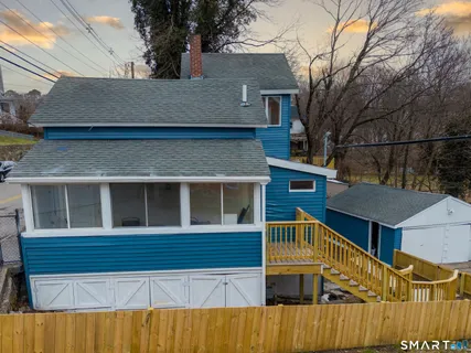 $339,900 | 231 Broad Street, Norwich, CT 06360