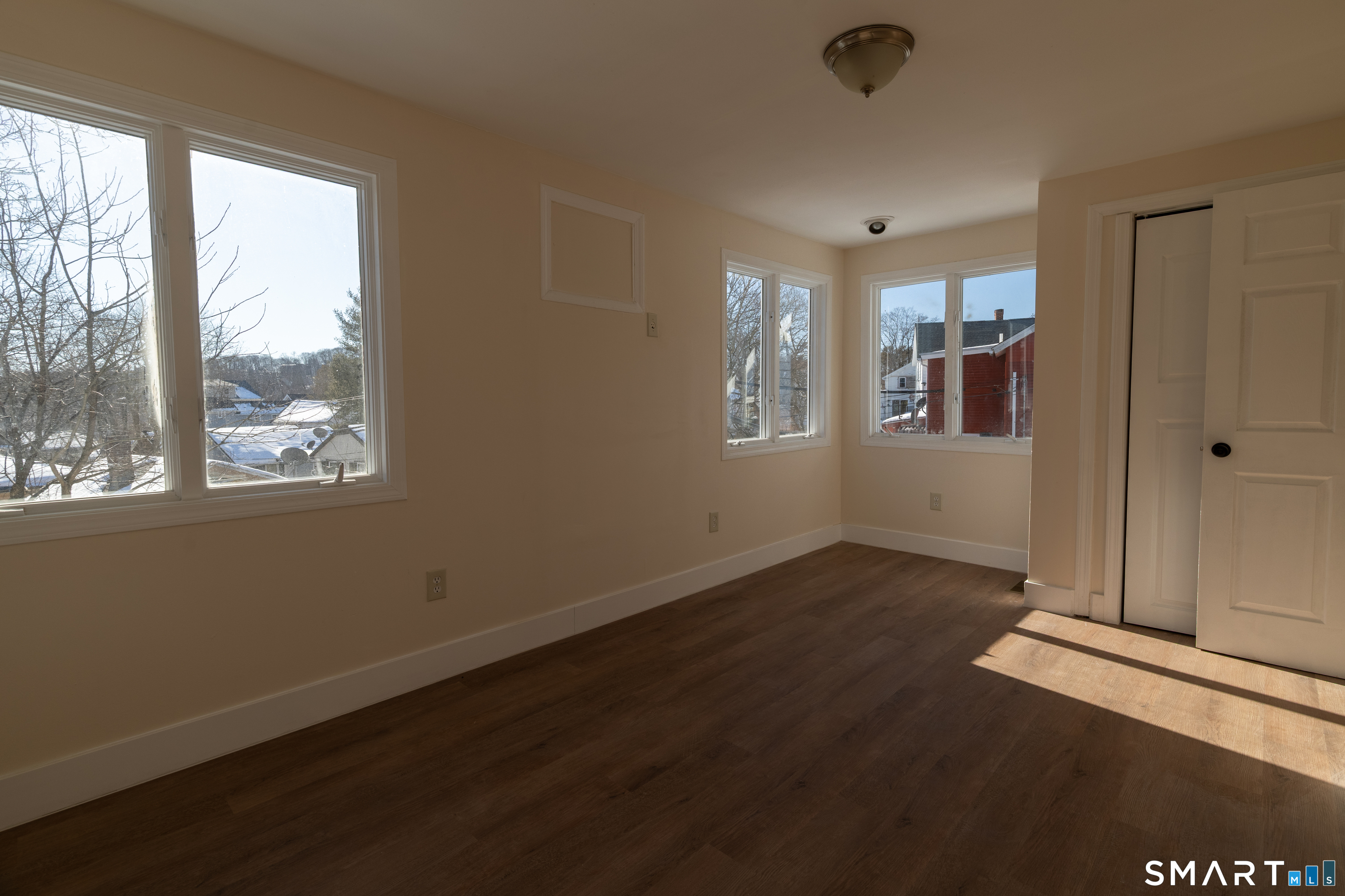 231 Broad Street Norwich, CT 06360 - Photo 13 of 21