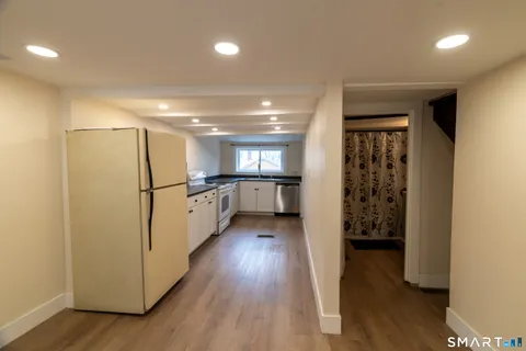 $339,900 | 231 Broad Street, Norwich, CT 06360