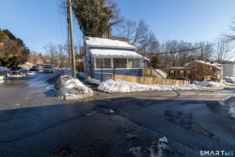 $339,900 | 231 Broad Street, Norwich, CT 06360