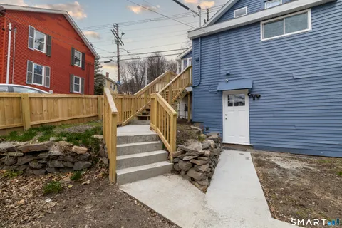 $339,900 | 231 Broad Street, Norwich, CT 06360