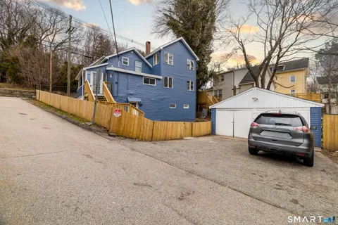 $339,900 | 231 Broad Street, Norwich, CT 06360