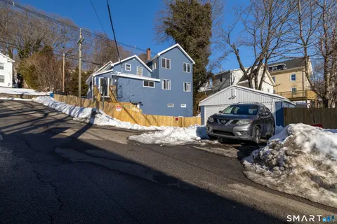 $339,900 | 231 Broad Street, Norwich, CT 06360