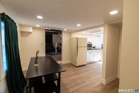 $343,900 | 231 Broad Street, Norwich, CT 06360