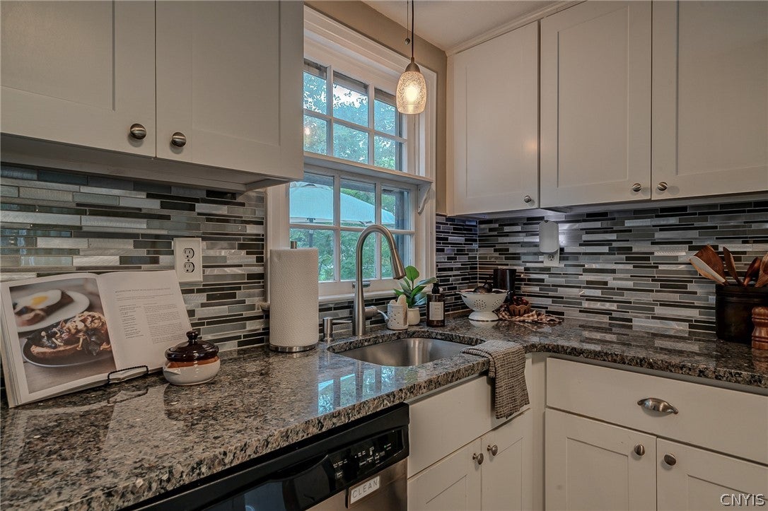 304 Meadow Road Syracuse, NY 13219 - Photo 23 of 49 Gallery Image 23