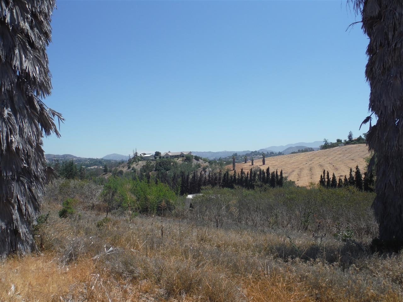 V-lot Via Del Robles Fallbrook, CA 92028 - Photo 5 of 12