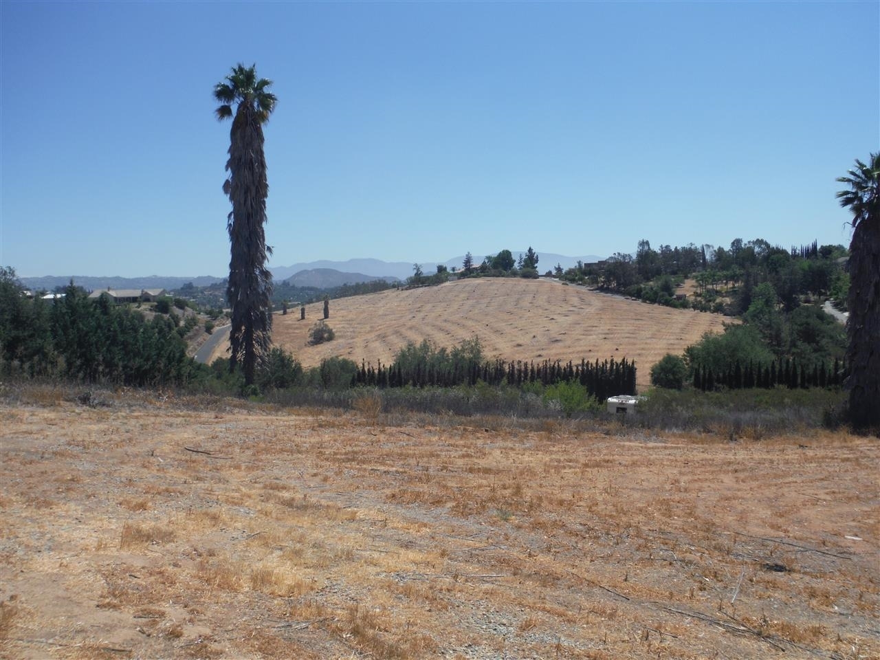 V-lot Via Del Robles Fallbrook, CA 92028 - Photo 7 of 12