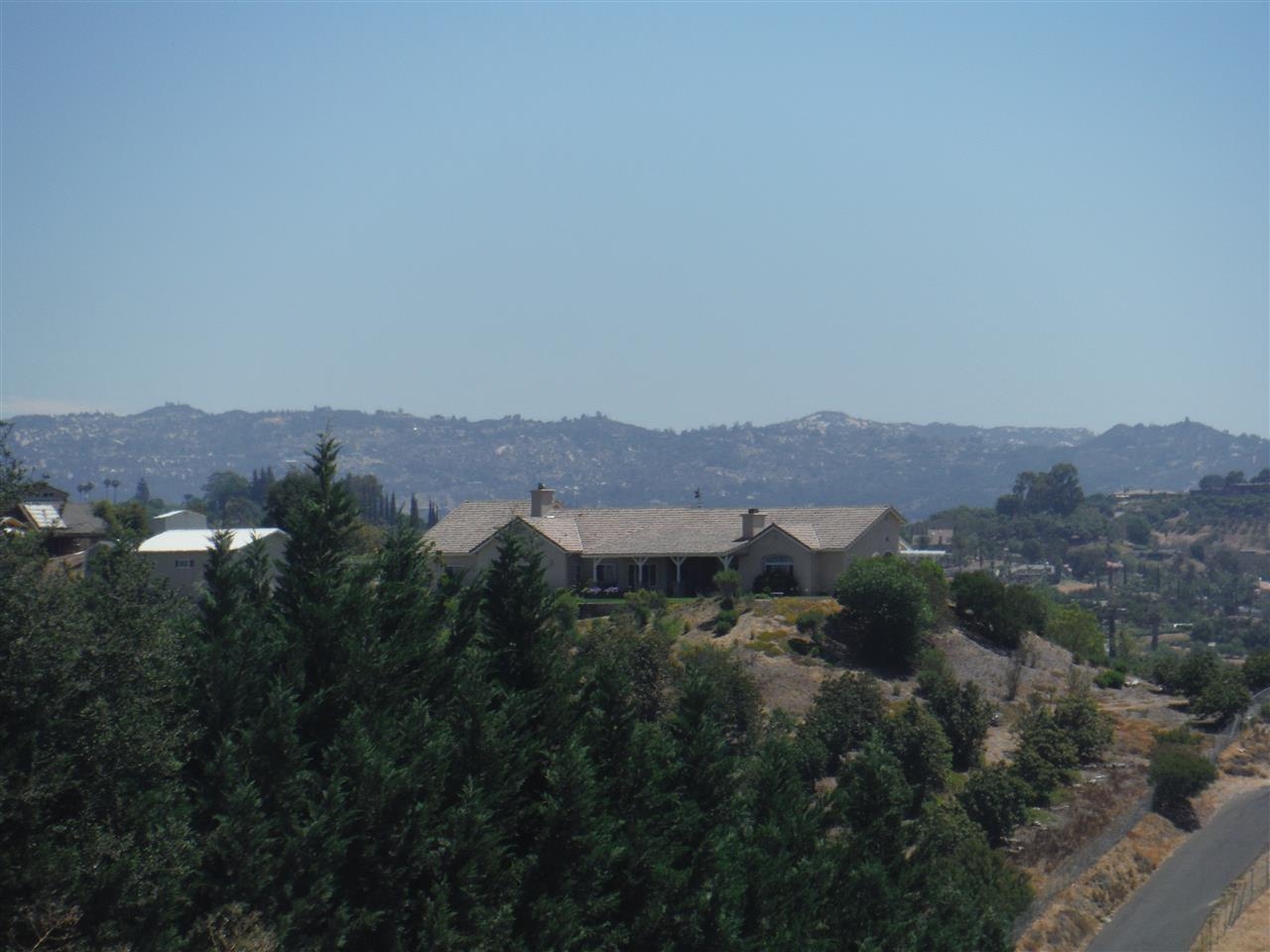 V-lot Via Del Robles Fallbrook, CA 92028 - Photo 9 of 12