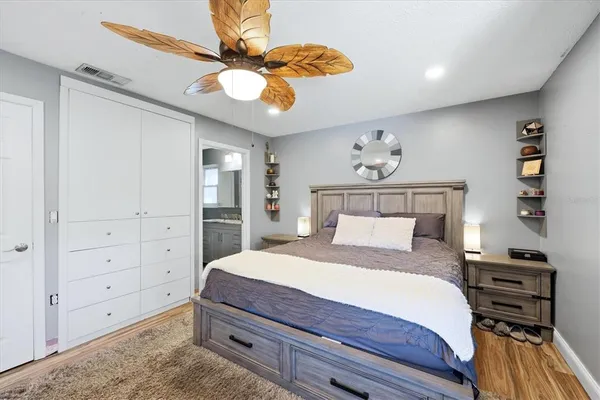 $2,550 | 4478 Longford Drive, Sarasota, FL 34232