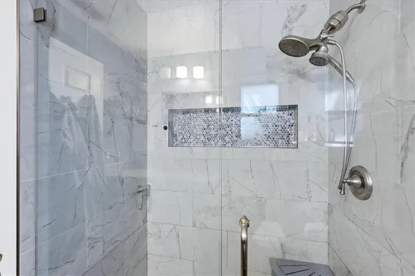 $2,550 | 4478 Longford Drive, Sarasota, FL 34232