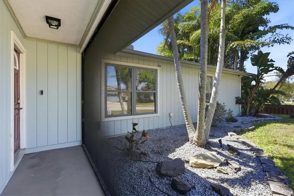 $2,550 | 4478 Longford Drive, Sarasota, FL 34232