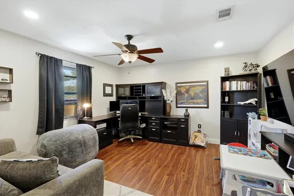 $2,550 | 4478 Longford Drive, Sarasota, FL 34232