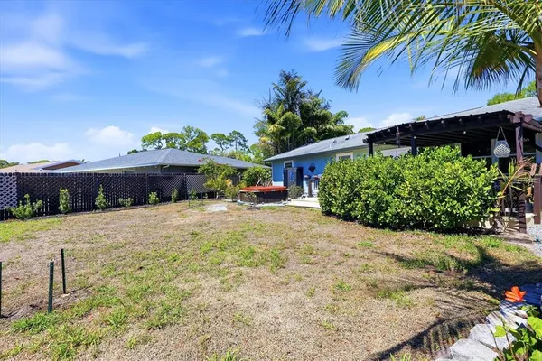 $2,550 | 4478 Longford Drive, Sarasota, FL 34232