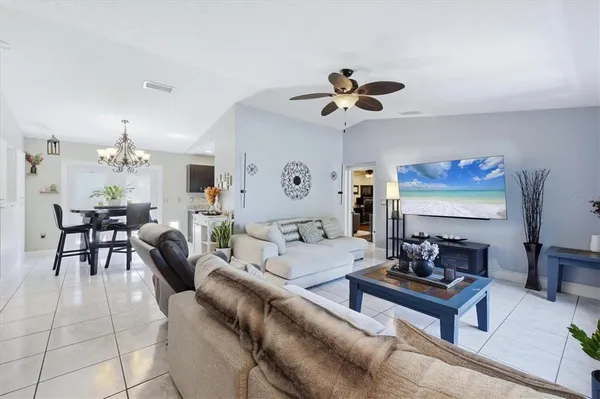 $2,550 | 4478 Longford Drive, Sarasota, FL 34232