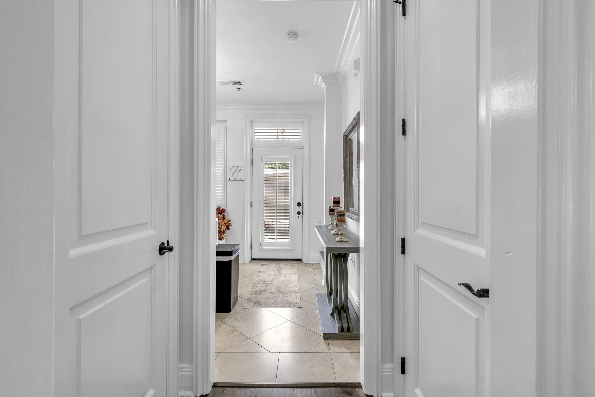 753 St Francis Street, Unit TH1004 Mobile, AL 36602 - Photo 26 of 56 Hallway