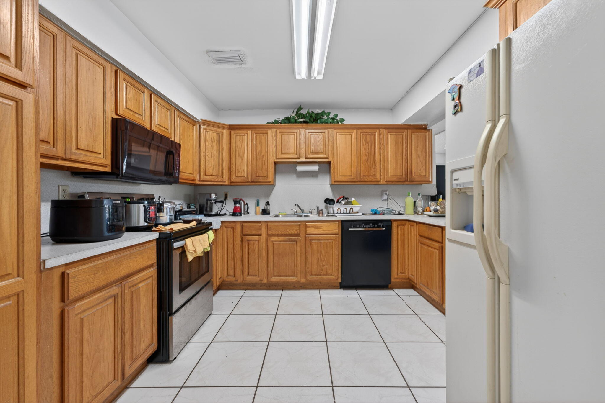 10040 Southwest 32nd Street Miami, FL 33165 - Photo 10 of 28 18-web-or-mls-DSC04703