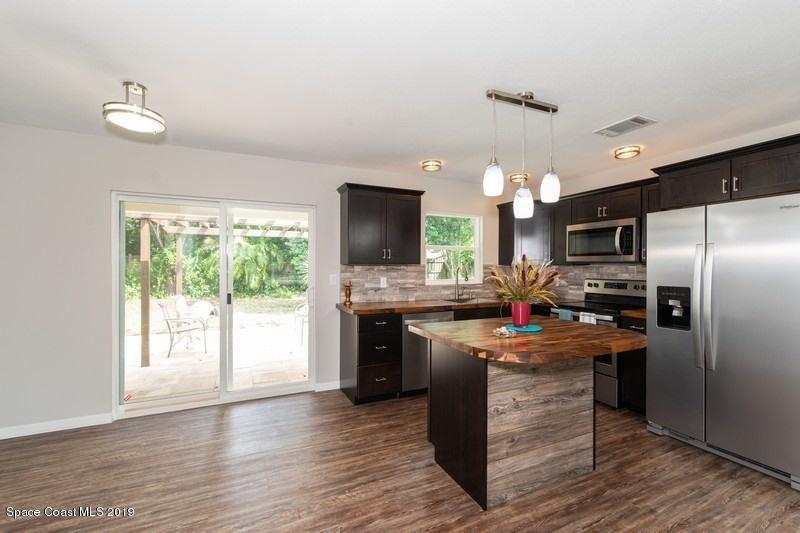 2614 Locksley Road Melbourne, FL 32935 - Photo 3 of 10 Open concept