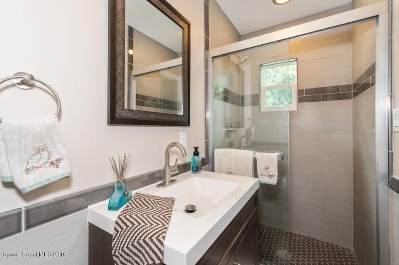 2614 Locksley Road Melbourne, FL 32935 - Photo 7 of 10 Master Bath
