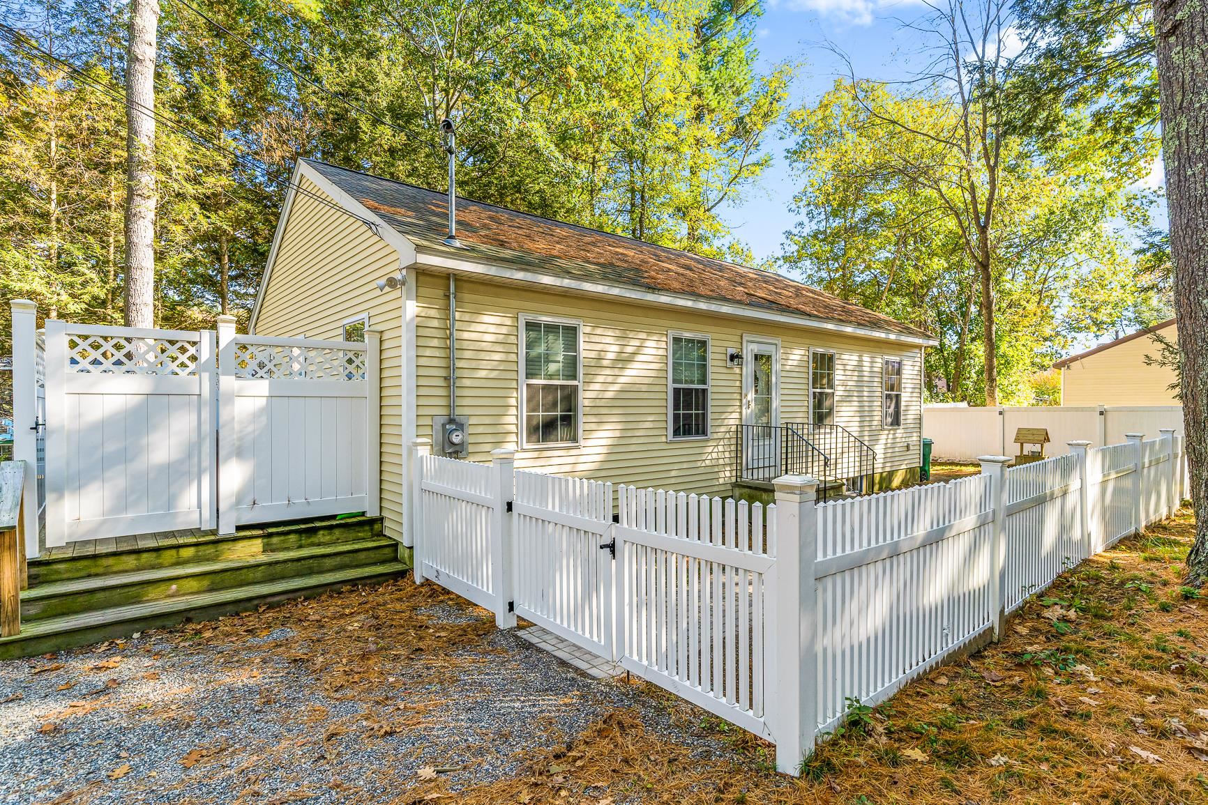 8 Riverside Drive Fremont, NH 03044 - Photo 1 of 20
