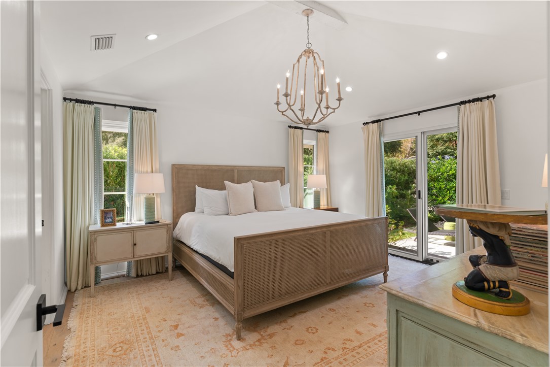 609 Oak Street St. Simons Island, GA 31522 - Photo 11 of 28