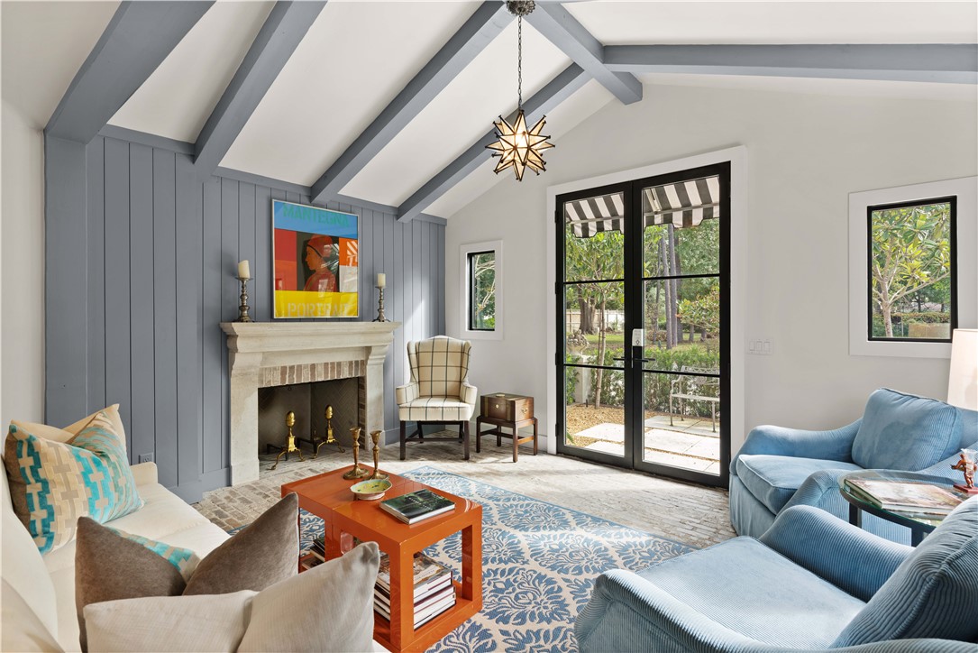 609 Oak Street St. Simons Island, GA 31522 - Photo 4 of 28