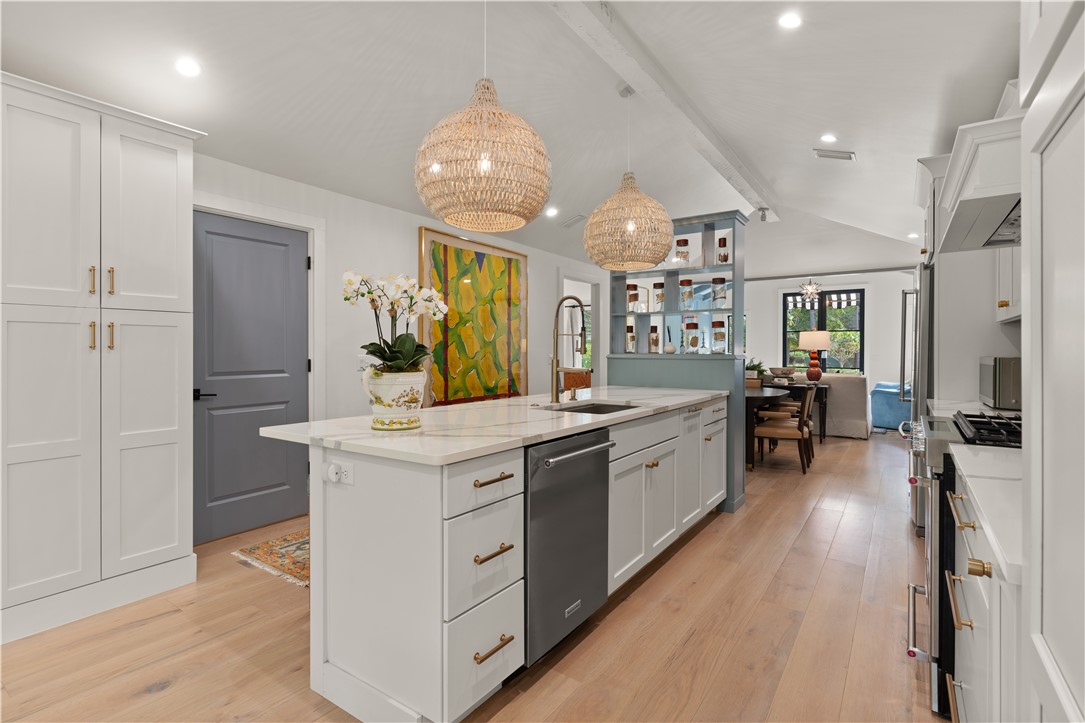 609 Oak Street St. Simons Island, GA 31522 - Photo 8 of 28