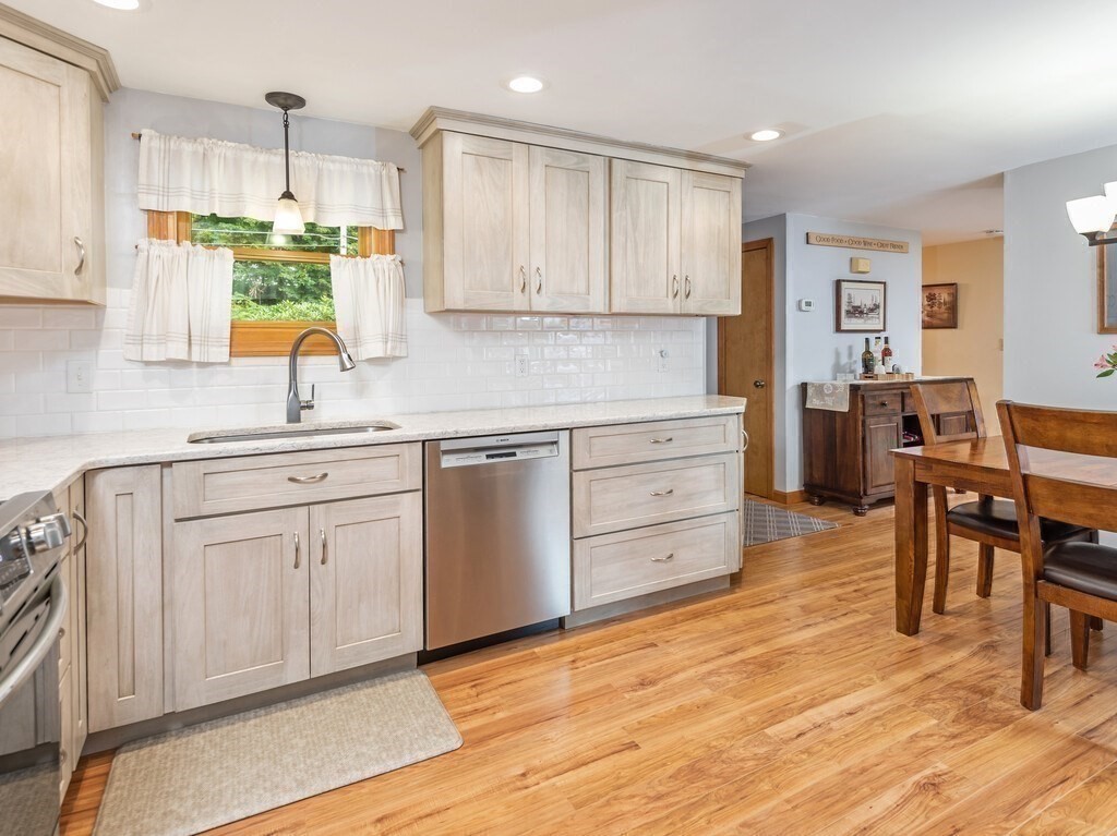 14 Killdeer Road Webster, MA 01570 - Photo 4 of 30