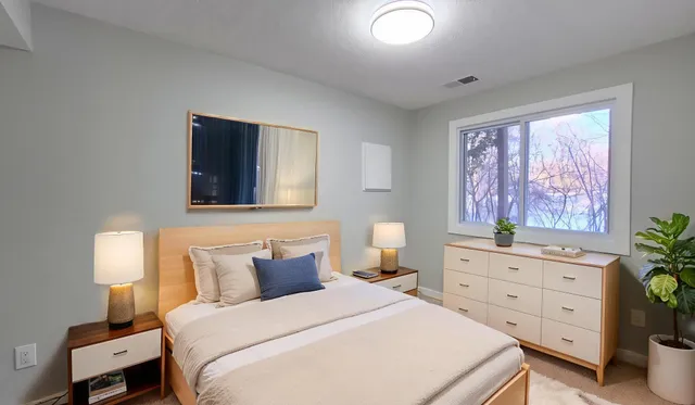 $269,900 | 6609 Gretchen Lane North, Oakdale, MN 55128