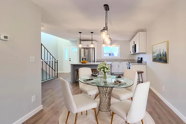 $269,900 | 6609 Gretchen Lane North, Oakdale, MN 55128