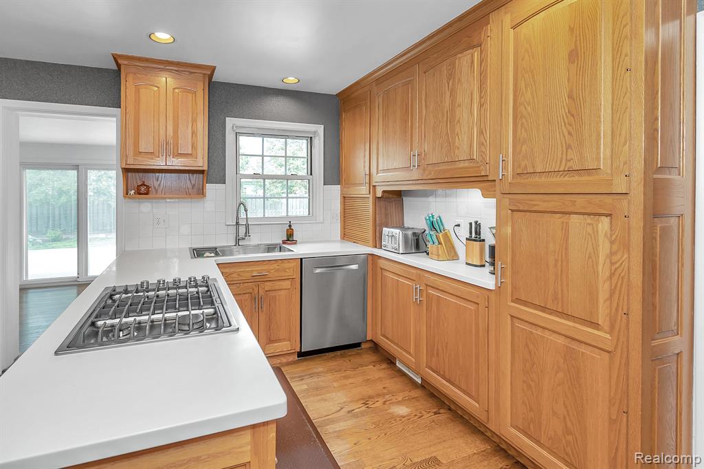 580 Cook Road Grosse Pointe Woods, MI 48236 - Photo 9 of 48