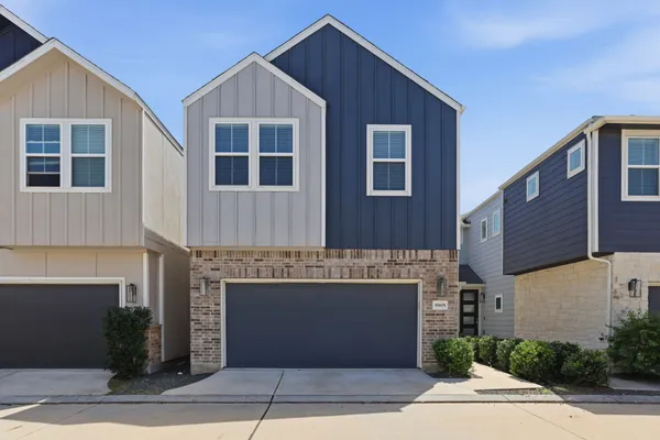 $335,000 | 9905 Smokehouse Silo Lane, Houston, TX 77080