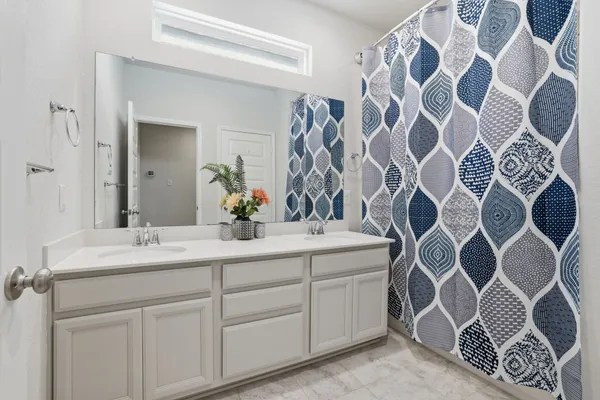 $335,000 | 9905 Smokehouse Silo Lane, Houston, TX 77080
