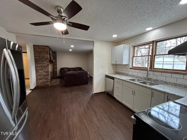 $269,900 | 218 Northeast North Street, Coeburn, VA 24230