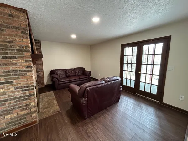 $269,900 | 218 Northeast North Street, Coeburn, VA 24230