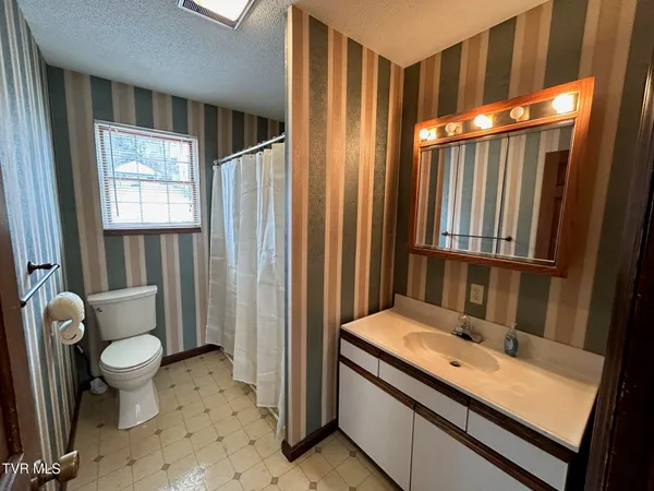 $269,900 | 218 Northeast North Street, Coeburn, VA 24230